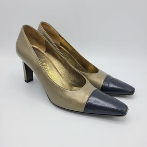 Vintage Salvatore Ferragamo Leather Black Bronze Horseshoe Embossed  Heels 7